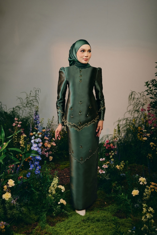 NAELITH - DEEP FIR GREEN